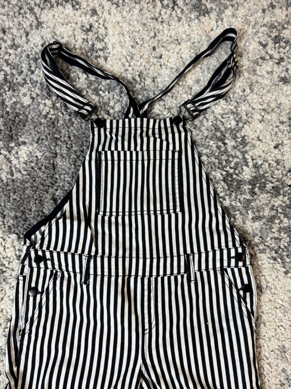 Forever 21, Mens Black and White Striped Denim Overalls, US Size: 30 - Picture 2 of 11